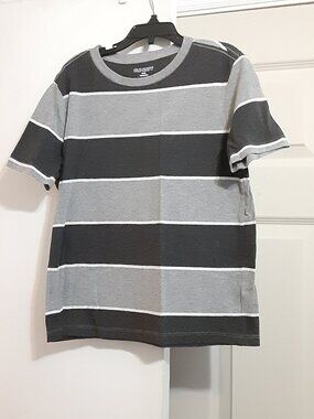 Old Navy Boys Size M(8) Grey & White Stripe Short Sleeve T-Shirt